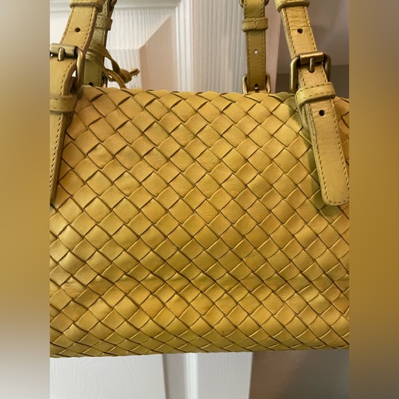 Authentic Bottega Veneta Habdbag - Picture 11 of 12